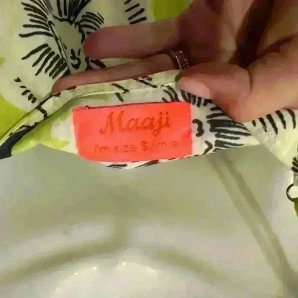 MAAJI Enchanted Mystery Print Cover-Up Dress
Sz Small Neon Yellow Ruffle Hem - Picture 3 of 5